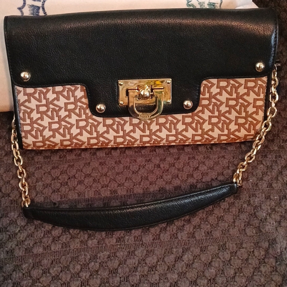 DKNY Vintage signature chain handle 🎒 Bag Authentic